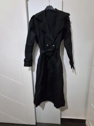 Gabardina negra sin estrenar