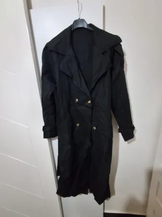 Gabardina negra sin estrenar