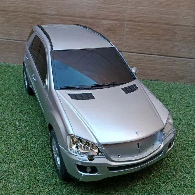 Coche teledirigido Mercedes