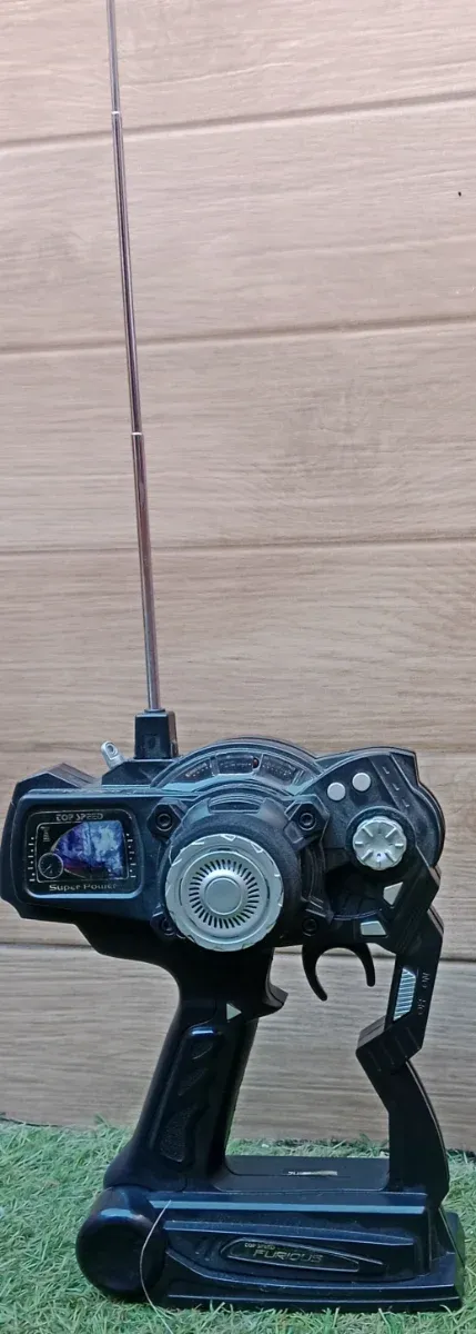 Coche teledirigido Mercedes