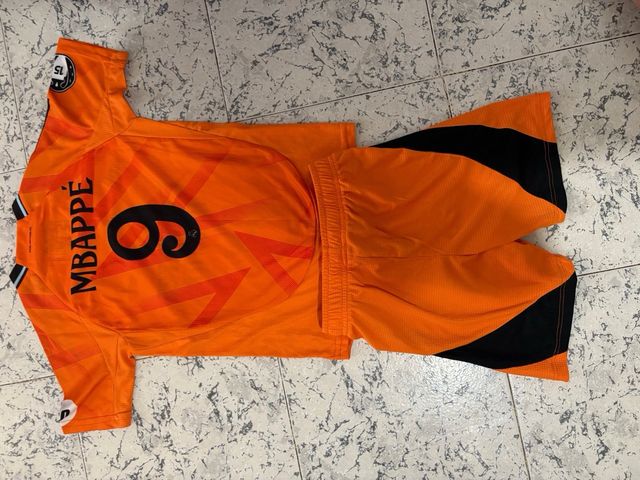 Conjunto Real Madrid Infantil Naranja