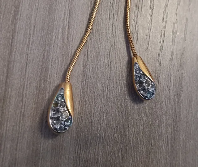 Collana color oro con ciondoli goccia