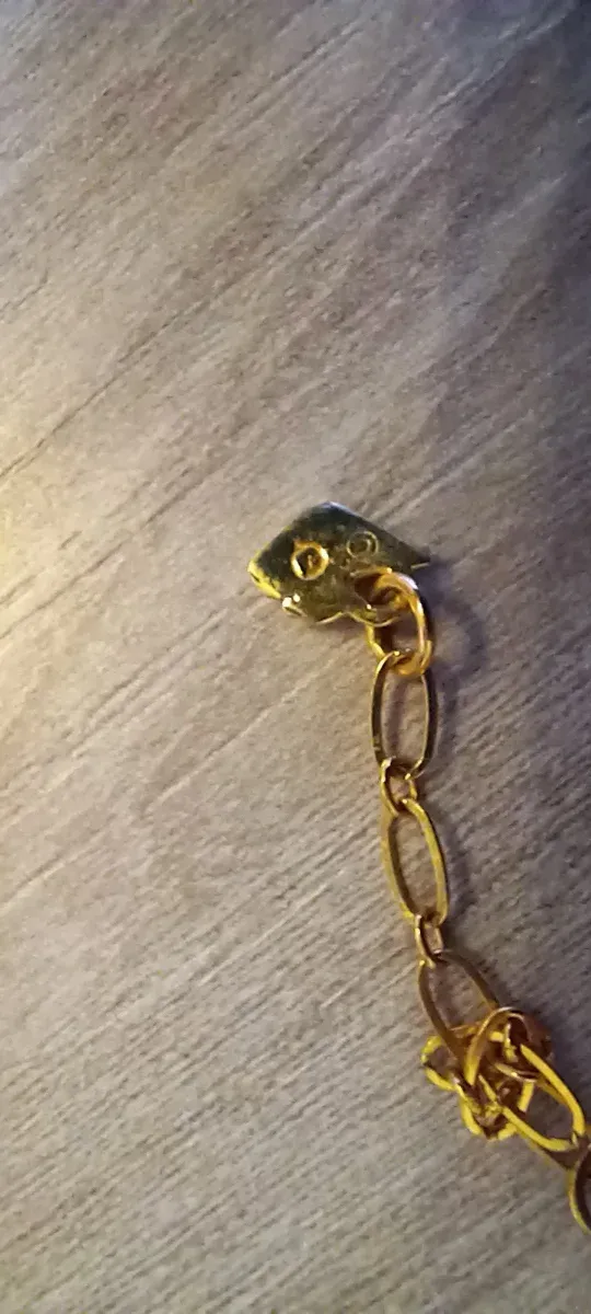 Collana color oro con ciondoli goccia