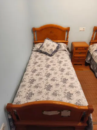 Dormitorio madera maciza con colchón