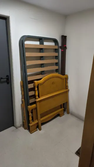 Dormitorio madera maciza con colchón