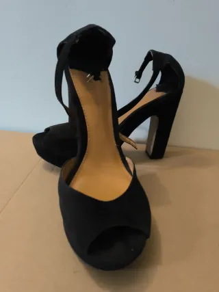 Zapatos de tacón negros talla 41
