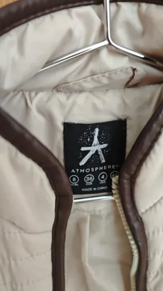 Cazadora fina acolchada beige