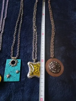 Colgantes con cadena - 2€ unidad