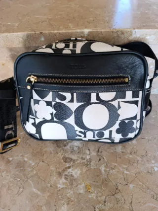 Bandolera Tous Mujer Negra y Blanca