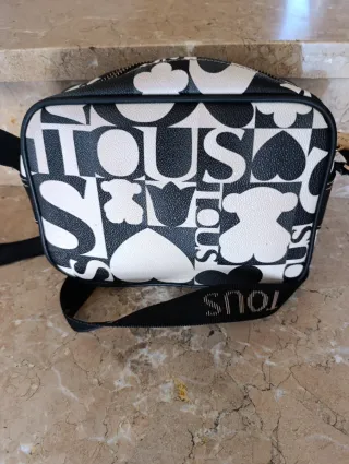 Bandolera Tous Mujer Negra y Blanca