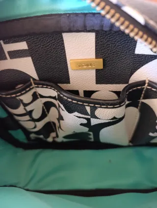 Bandolera Tous Mujer Negra y Blanca