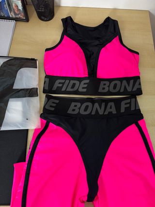 ALESSIA Conjunto deportivo BONA FIDE Mallas y Top