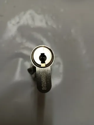 Bombillo alta seguridad KABA .