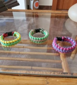 Braccialetti realizzati a mano in set di tre con design nodo cobra / Ideali per bambini e adulti grazie alla loro funzionalità (montagna, escursionismo, sopravvivenza...)