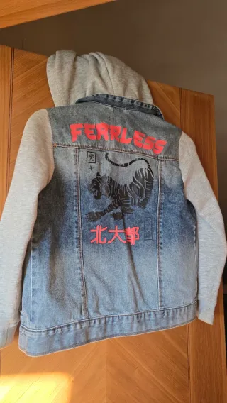 Chaqueta vaquera con capucha niño 9-10 años