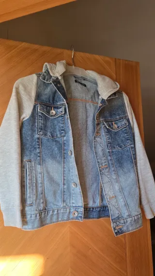 Chaqueta vaquera con capucha niño 9-10 años