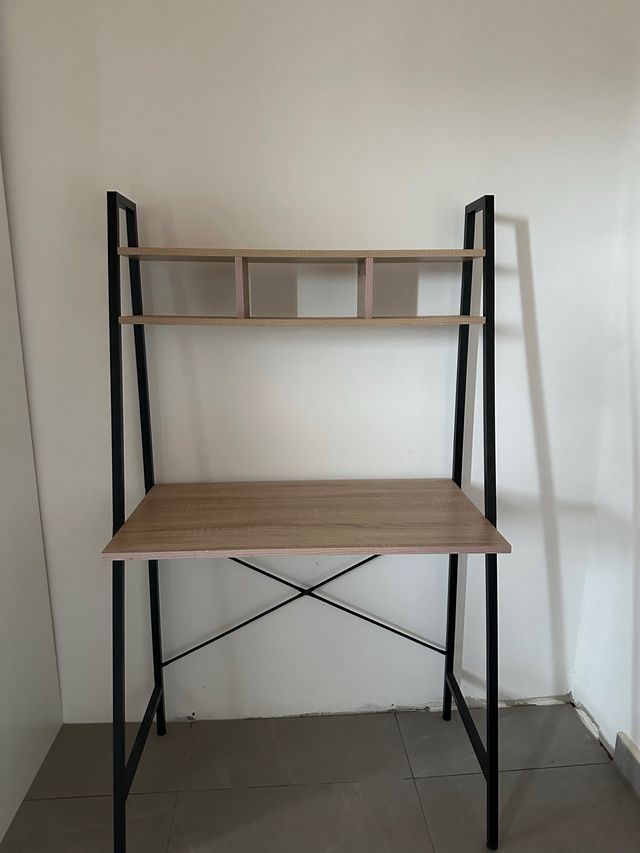 Escritorio / tocador con estantería de madera