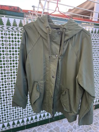 Chaqueta cortavientos verde