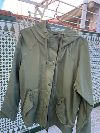 Chaqueta cortavientos verde
