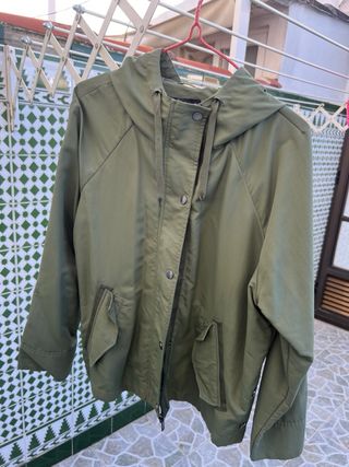 Chaqueta cortavientos verde
