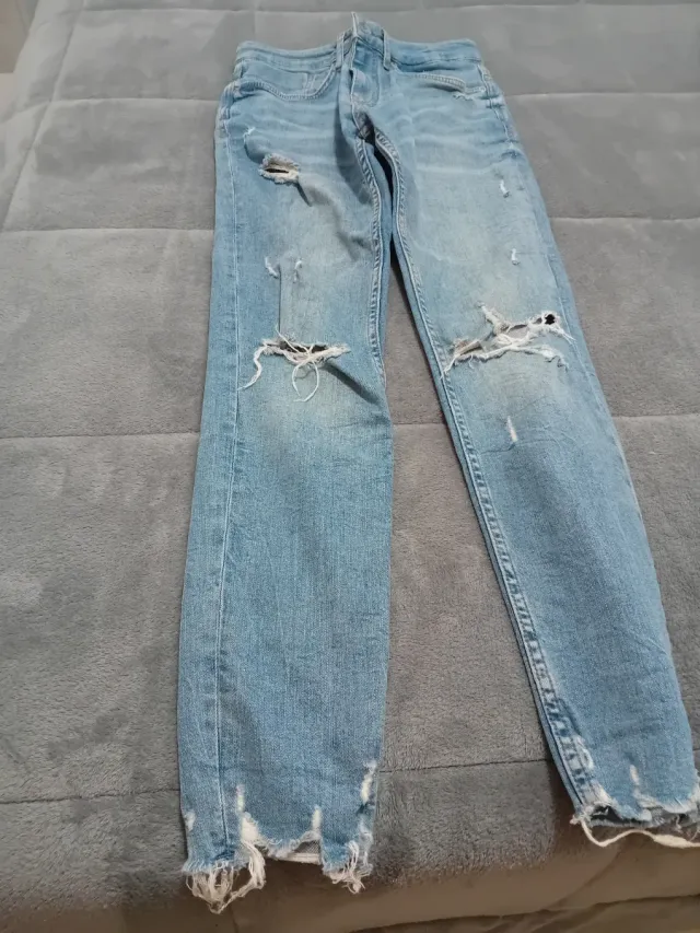 Vaqueros desgastados adolescentes