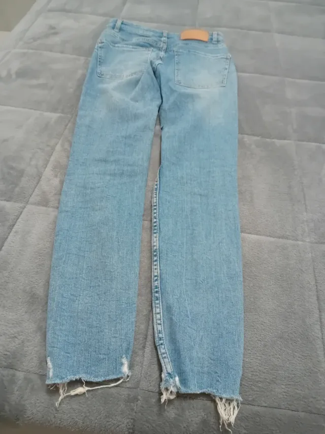 Vaqueros desgastados adolescentes