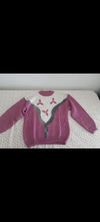 Maglione in lana con decorazione di perline