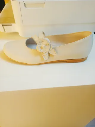 Zapatos de comunión "La muñeca rubia".