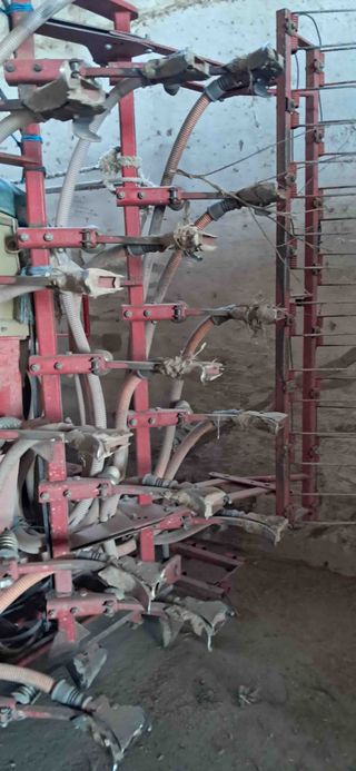 Sembradora neumatica Aguirre 6 metros.