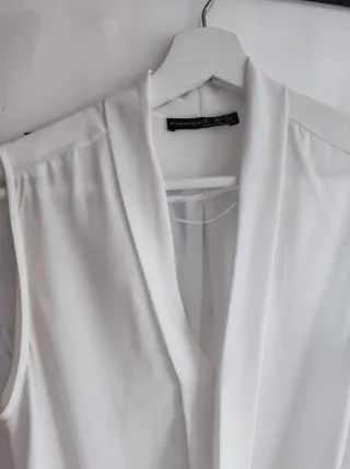 Blusa blanca sin mangas