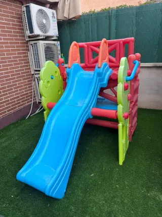 Tobogán infantil de plástico