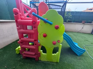 Tobogán infantil de plástico