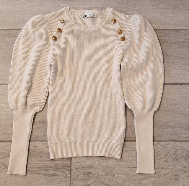 Maglione Zara con bottoni dorati