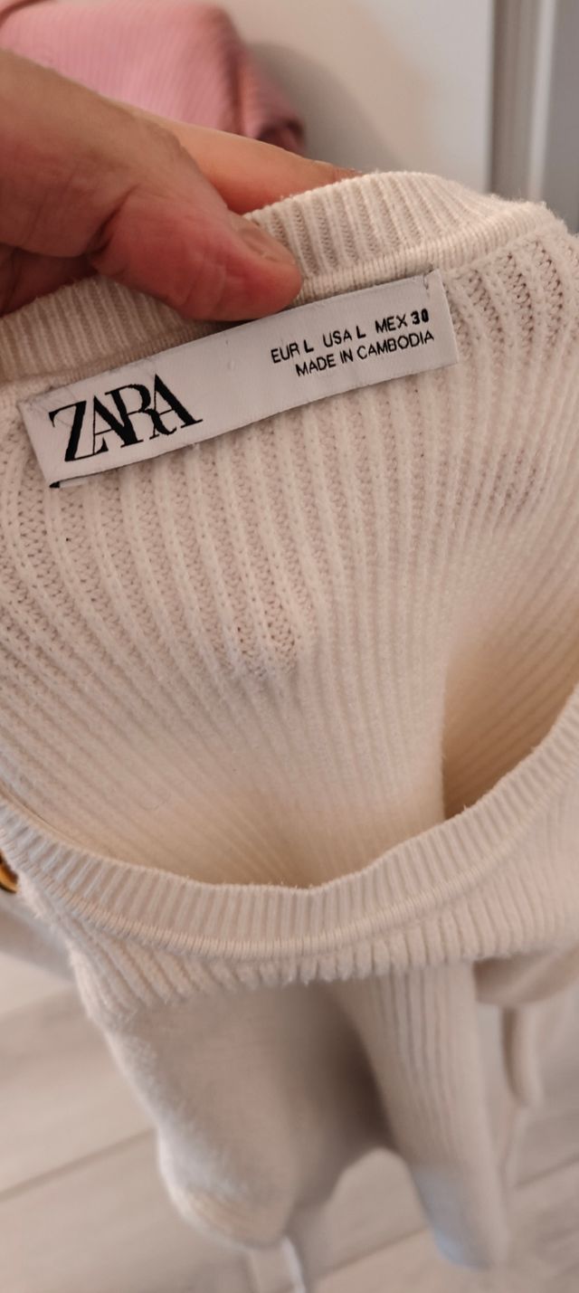 Maglione Zara con bottoni dorati