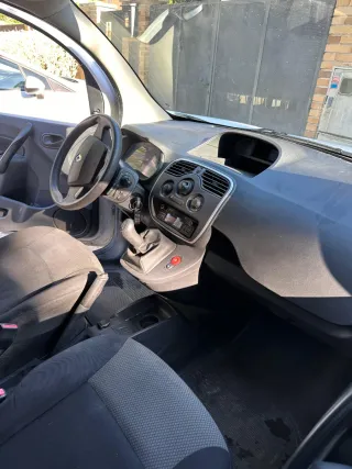 Se alquila furgoneta Renault Kangoo