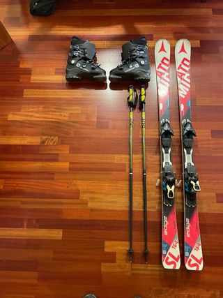 Esquís, botas y bastones