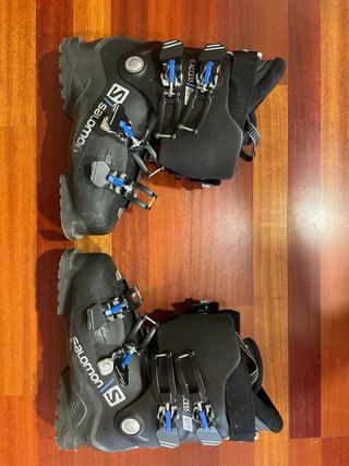 Esquís, botas y bastones