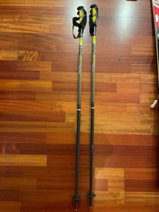 Esquís, botas y bastones