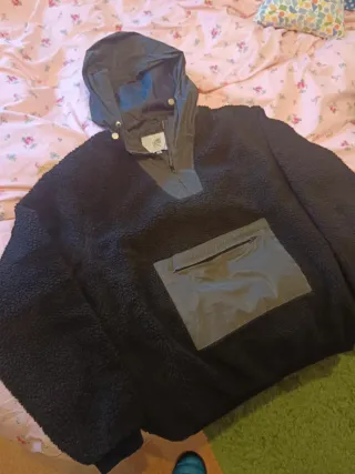 Sudadera peluche negra