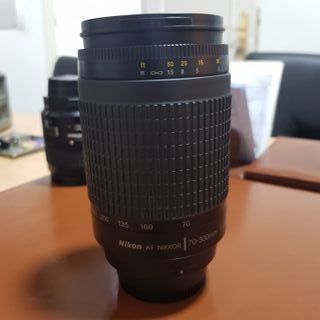 Obiettivo AF NIKKOR 70-300MM per fotocamere NIKON