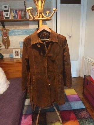 Abrigo de piel marrón