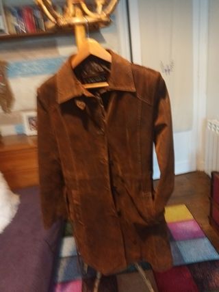 Abrigo de piel marrón