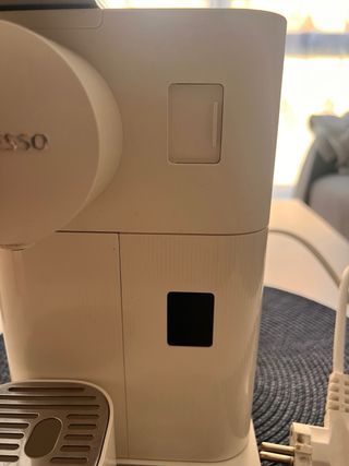 Cafetera Nespresso De'Longhi Lattissima One