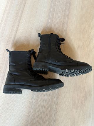 Botines negros de piel