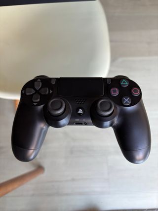 Consola PS4 1tb Slim Negra + Mando