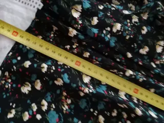 Vestido Zara floral talla S