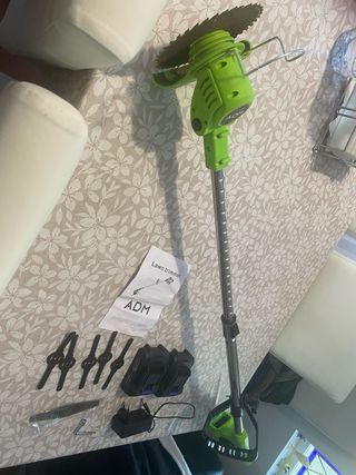 Tagliasiepi ADM con 2 batterie