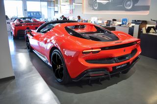 Ferrari 296 GTS 2025