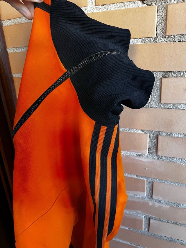 Chaqueta Adidas Naranja y Negra Cremallera