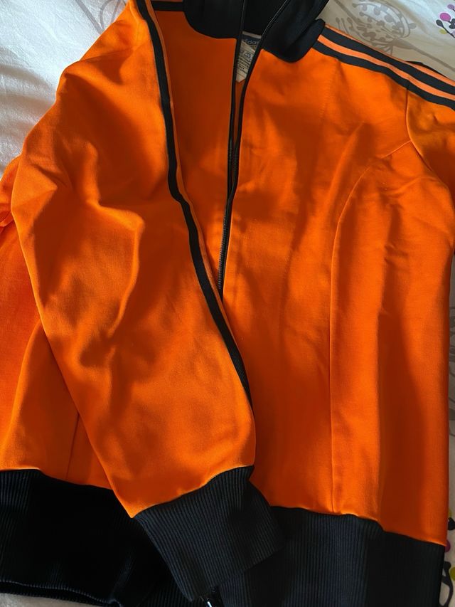 Chaqueta Adidas Naranja y Negra Cremallera